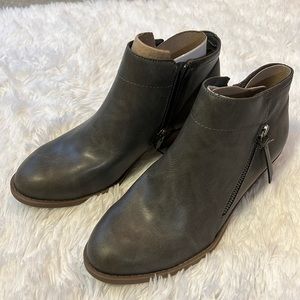 NWT Grey gray booties size 6.5